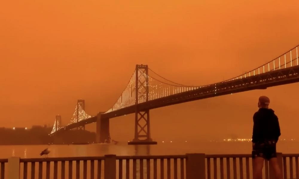 Εικόνες αποκάλυψης στο Σαν Φρανσίσκο: Έγινε κατακόκκινος σαν αίμα ο ουρανός - Βίντεο